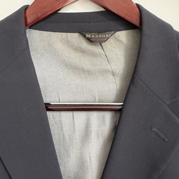 Mazzoni Navy Blue Blazer, 100% wool shell, 42R, Italian fabric with gold buttons - Picture 5 of 8